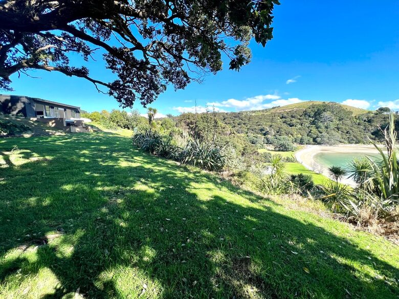 Wharetana Bay Estate | Two Luxury Villas on 2.25 Acres of Waterfront Bliss - Waiheke Island, New Zealand