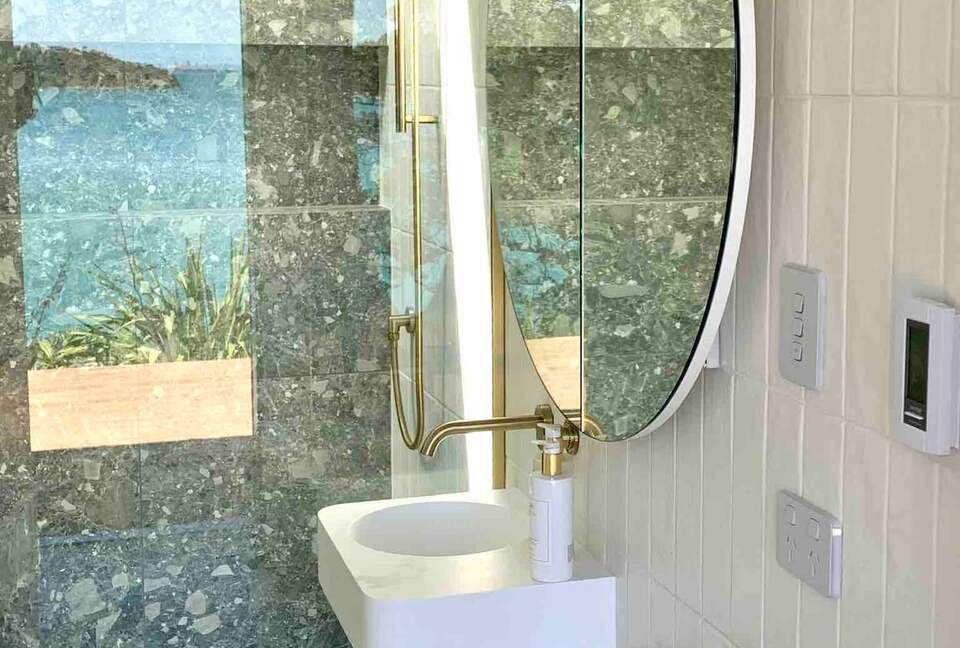 Wharetana Bay Estate | Two Luxury Villas on 2.25 Acres of Waterfront Bliss - Waiheke Island, New Zealand