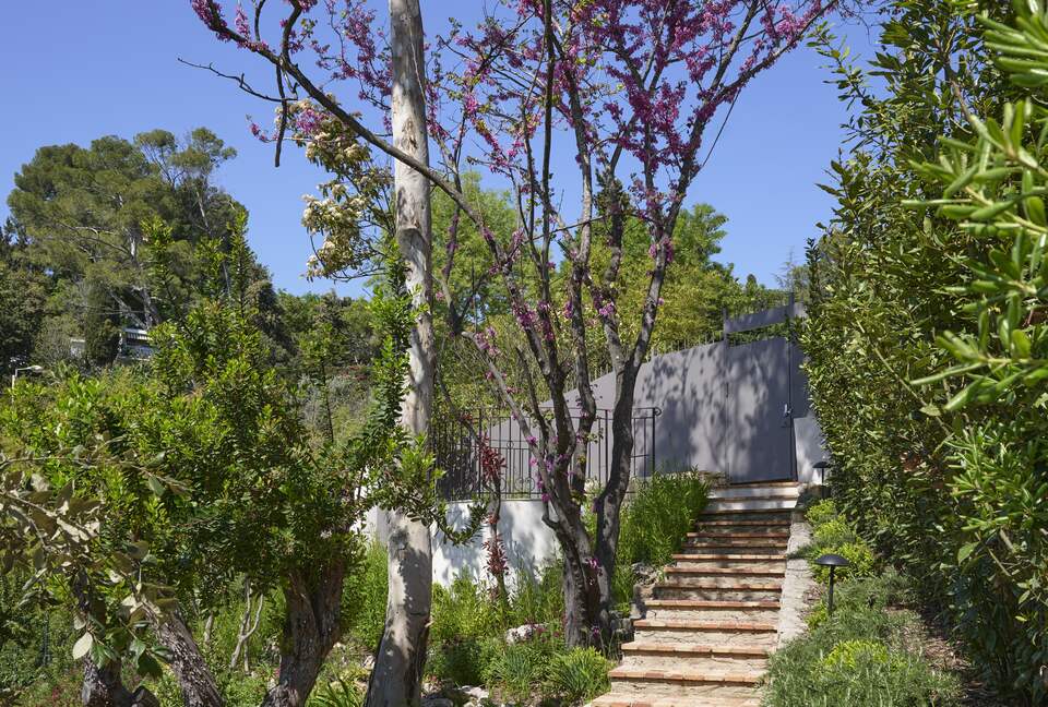 Elegant Hillside Retreat in the Heart of the Côte d’Azur - Mougins, France