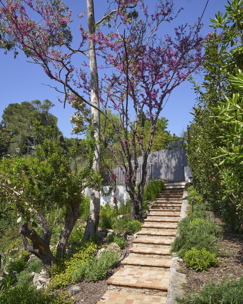 Elegant Hillside Retreat in the Heart of the Côte d’Azur - Mougins, France