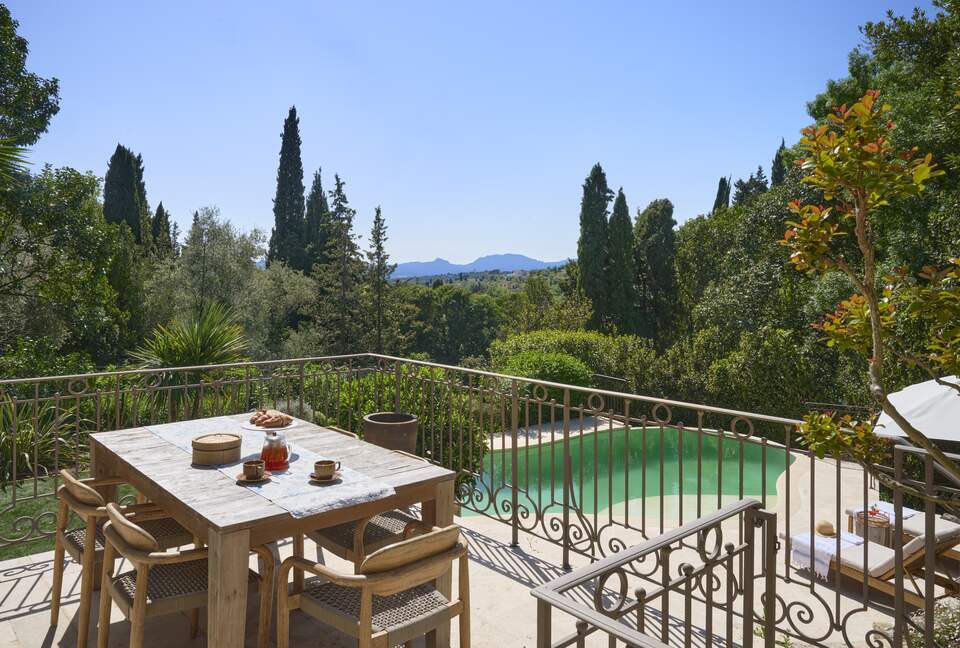 Elegant Hillside Retreat in the Heart of the Côte d’Azur - Mougins, France