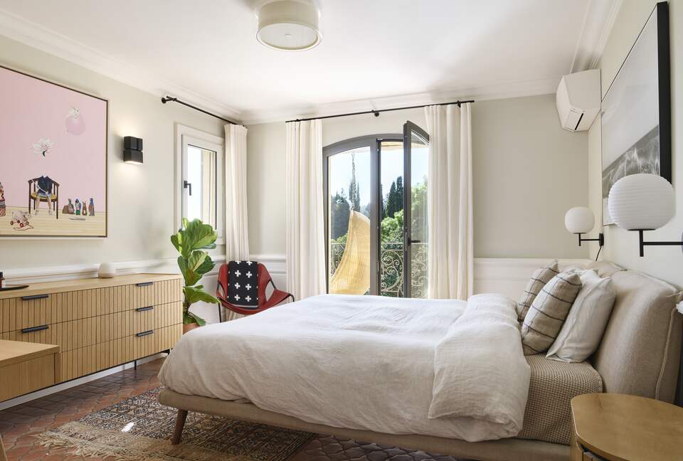 Elegant Hillside Retreat in the Heart of the Côte d’Azur - Mougins, France