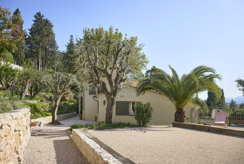 Elegant Hillside Retreat in the Heart of the Côte d’Azur - Mougins, France