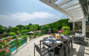 Contemporary Cannes Villa in Croix des Gardes - Cannes, France