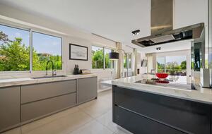 Contemporary Cannes Villa in Croix des Gardes - Cannes, France