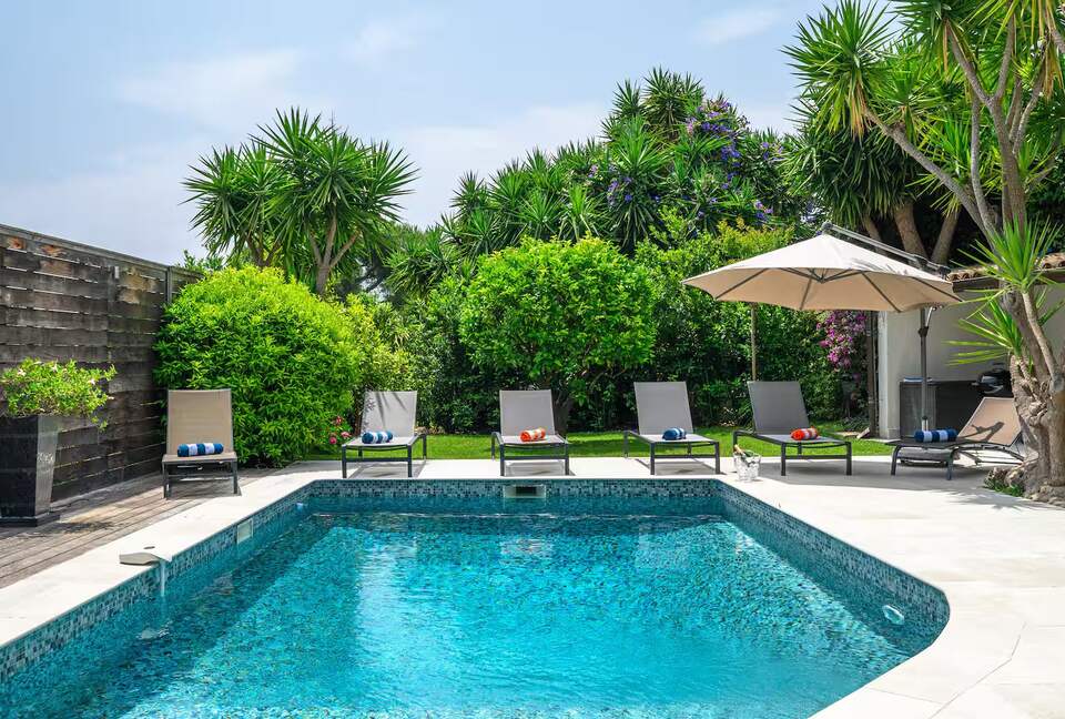 Contemporary Cannes Villa in Croix des Gardes - Cannes, France