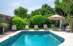 Contemporary Cannes Villa in Croix des Gardes - Cannes, France