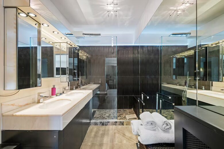 Contemporary Cannes Villa in Croix des Gardes - Cannes, France