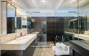 Contemporary Cannes Villa in Croix des Gardes - Cannes, France