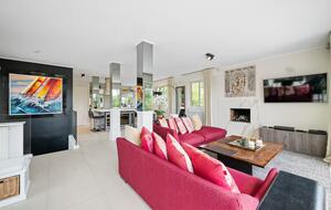 Contemporary Cannes Villa in Croix des Gardes - Cannes, France