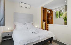 Contemporary Cannes Villa in Croix des Gardes - Cannes, France