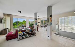 Contemporary Cannes Villa in Croix des Gardes - Cannes, France