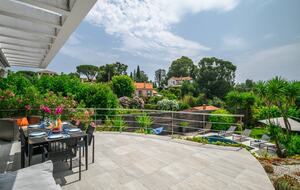 Contemporary Cannes Villa in Croix des Gardes - Cannes, France