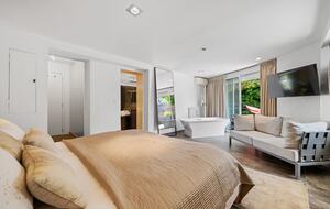 Contemporary Cannes Villa in Croix des Gardes - Cannes, France