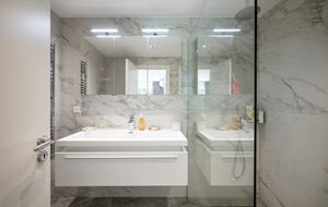 Contemporary Cannes Villa in Croix des Gardes - Cannes, France