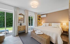 Contemporary Cannes Villa in Croix des Gardes - Cannes, France