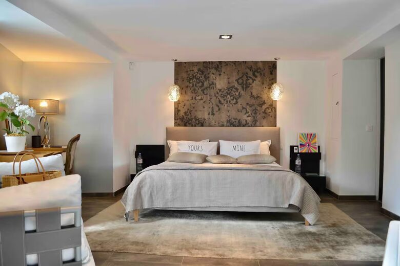 Contemporary Cannes Villa in Croix des Gardes - Cannes, France