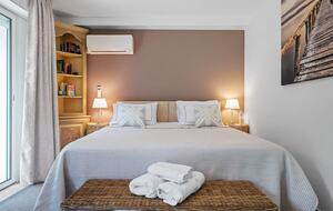 Contemporary Cannes Villa in Croix des Gardes - Cannes, France