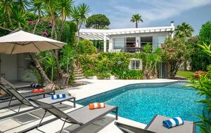 Contemporary Cannes Villa in Croix des Gardes - Cannes, France
