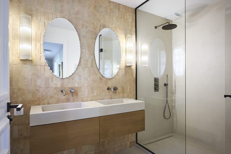 Elegant Hillside Retreat in the Heart of the Côte d’Azur - Mougins, France