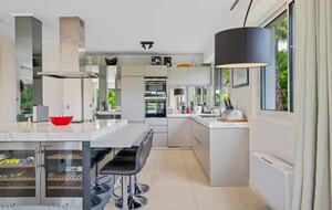 Contemporary Cannes Villa in Croix des Gardes - Cannes, France