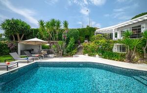 Contemporary Cannes Villa in Croix des Gardes - Cannes, France