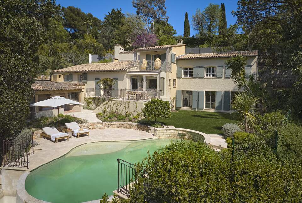 Elegant Hillside Retreat in the Heart of the Côte d’Azur - Mougins, France