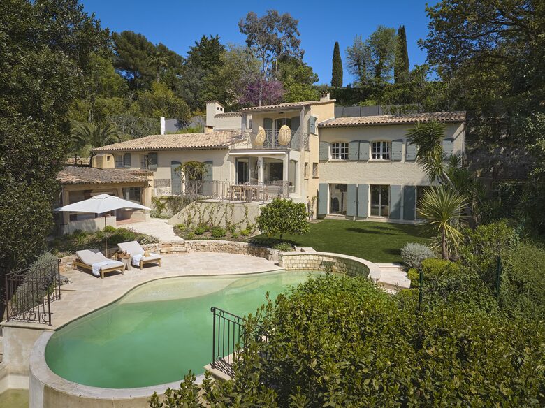 Elegant Hillside Retreat in the Heart of the Côte d’Azur - Mougins, France