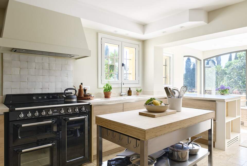 Elegant Hillside Retreat in the Heart of the Côte d’Azur - Mougins, France