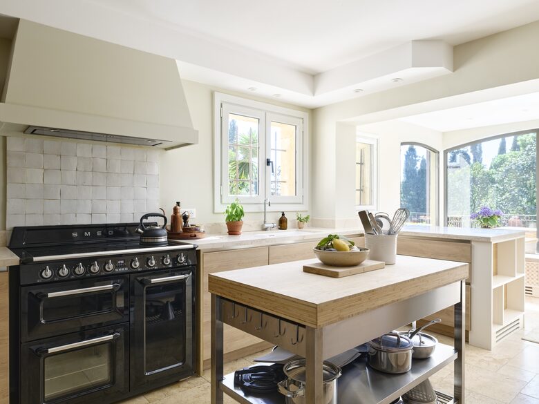 Elegant Hillside Retreat in the Heart of the Côte d’Azur - Mougins, France