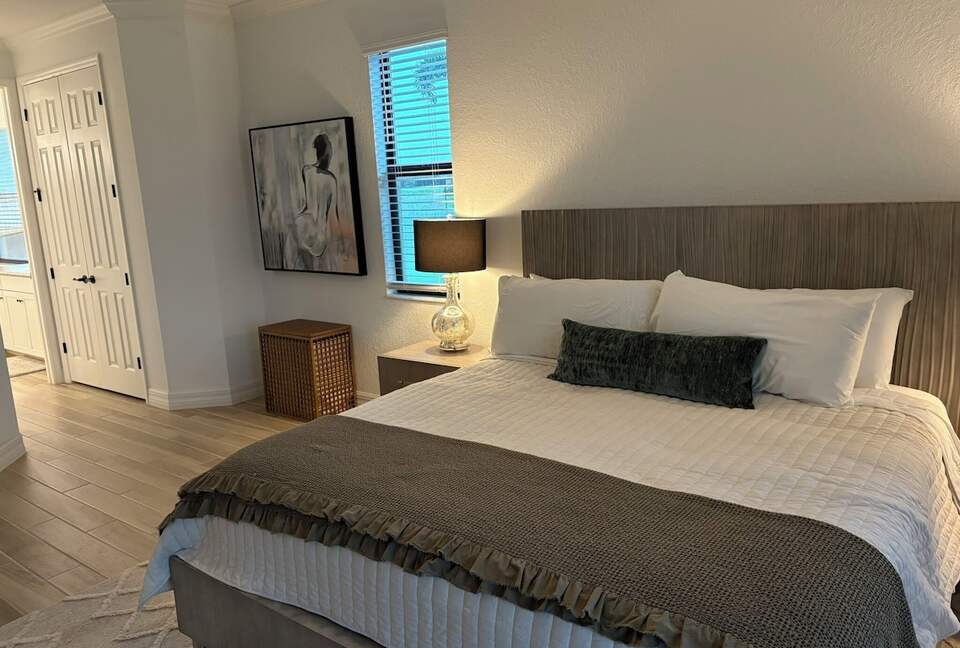 Stylish Lakewood National Home Overlooking the 7th Hole - Bradenton, Florida