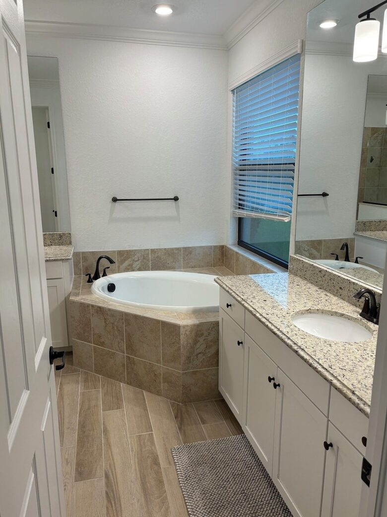 Stylish Lakewood National Home Overlooking the 7th Hole - Bradenton, Florida