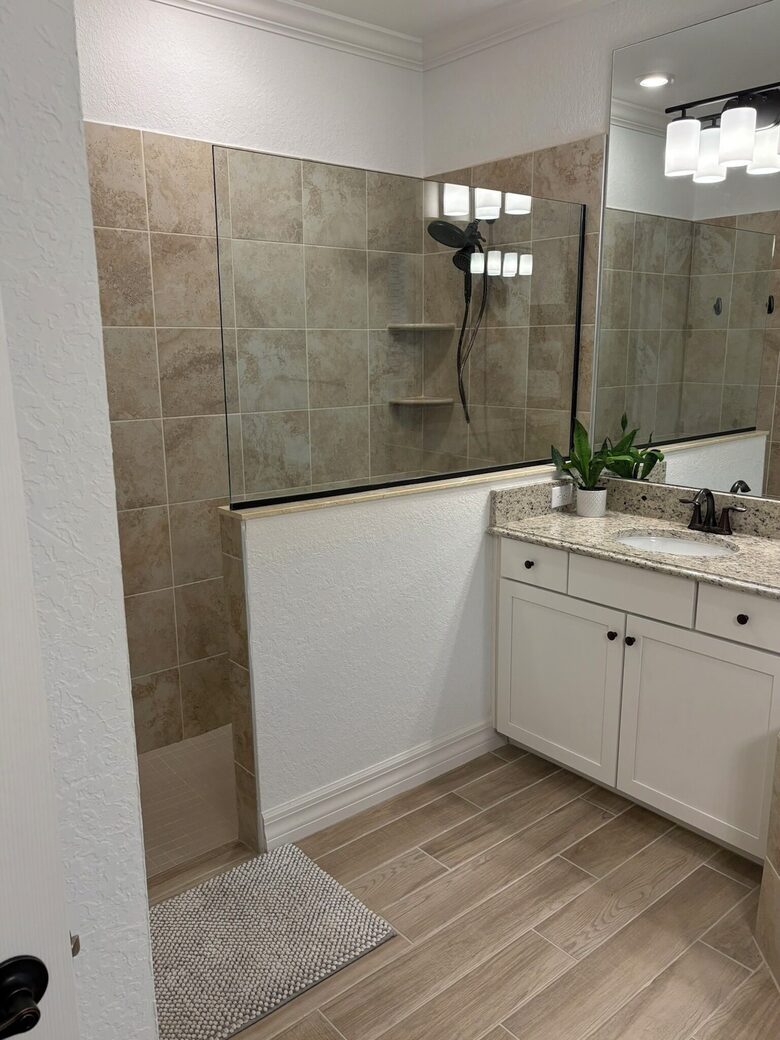 Stylish Lakewood National Home Overlooking the 7th Hole - Bradenton, Florida