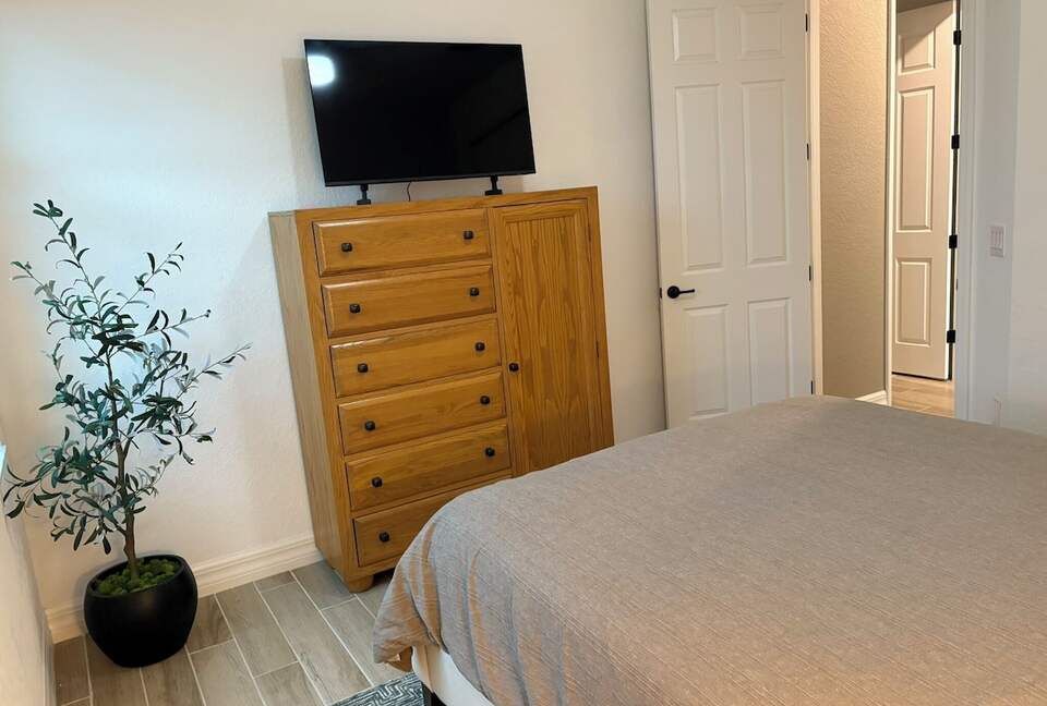 Stylish Lakewood National Home Overlooking the 7th Hole - Bradenton, Florida