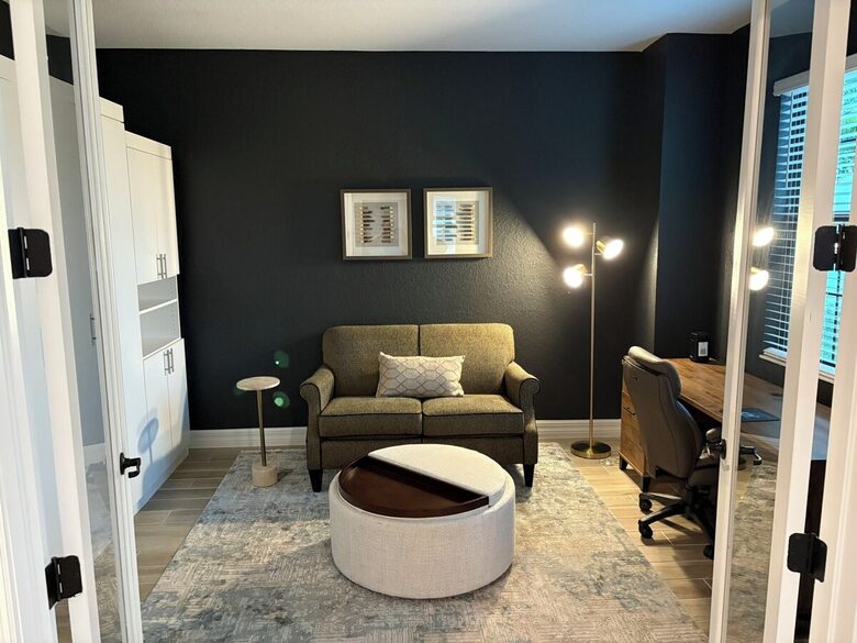 Stylish Lakewood National Home Overlooking the 7th Hole - Bradenton, Florida