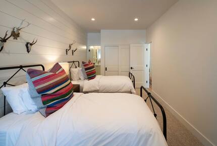 Designer Sun Valley Retreat near Dollar Mountain - Sun Valley, Idaho