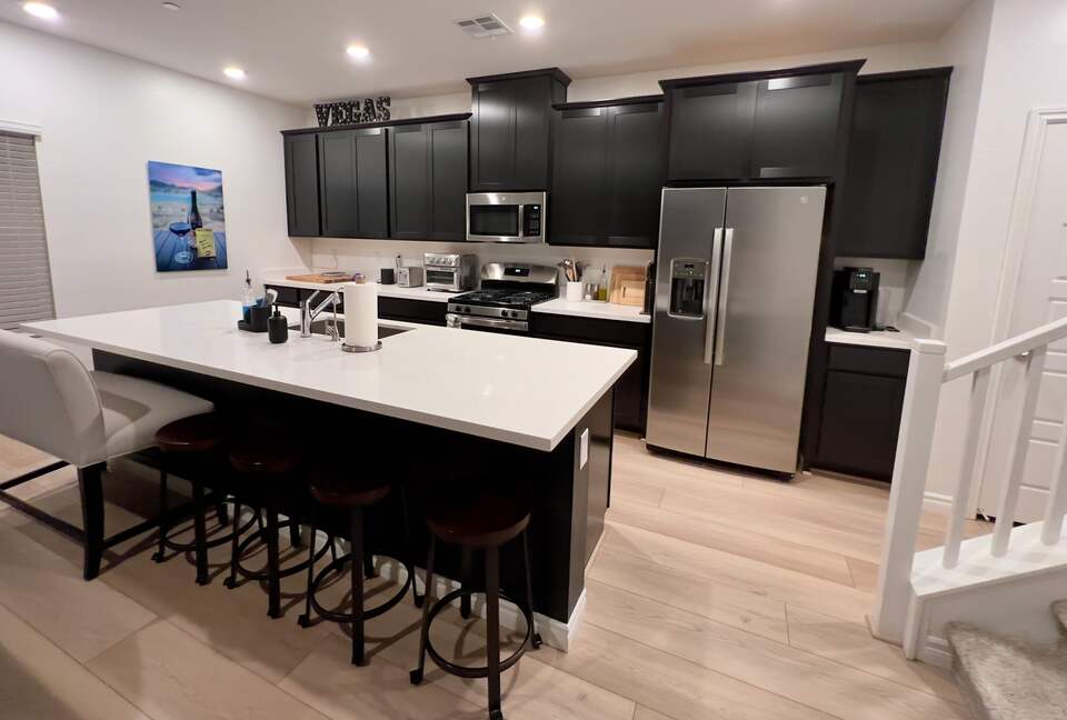 Contemporary Las Vegas Getaway Near Red Rock Canyon - Las Vegas, Nevada