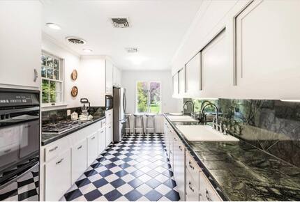 Southampton Village Retreat - Southampton, New York