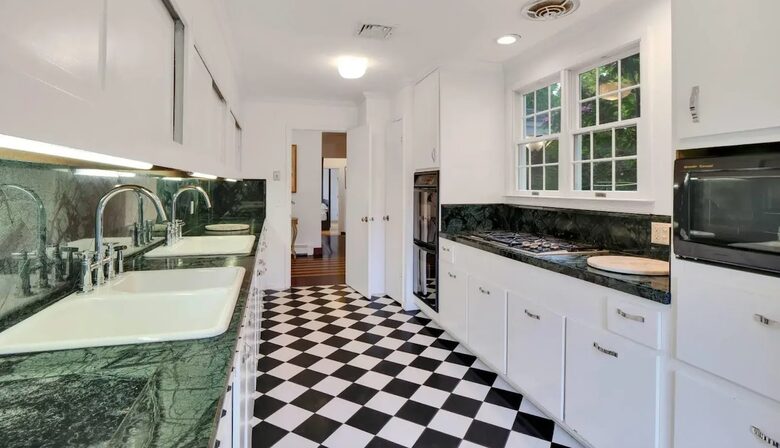 Southampton Village Retreat - Southampton, New York