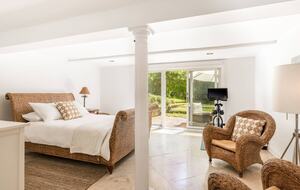 Southampton Village Retreat - Southampton, New York