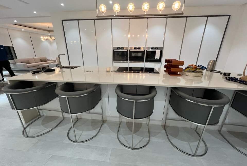 Island Chic Haven in Palm Cay | Steps from the Beach & Yacht Club - Nassau, Bahamas