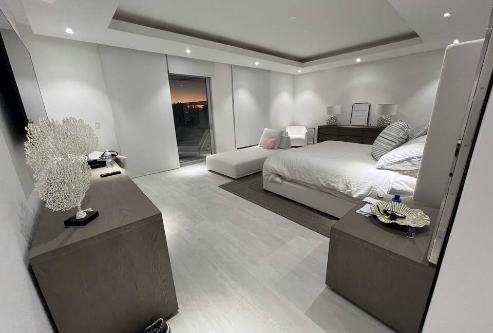 Island Chic Haven in Palm Cay | Steps from the Beach & Yacht Club - Nassau, Bahamas