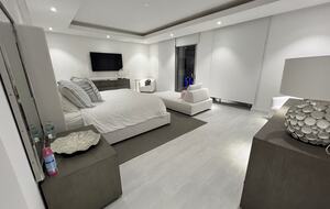 Island Chic Haven in Palm Cay | Steps from the Beach & Yacht Club - Nassau, Bahamas