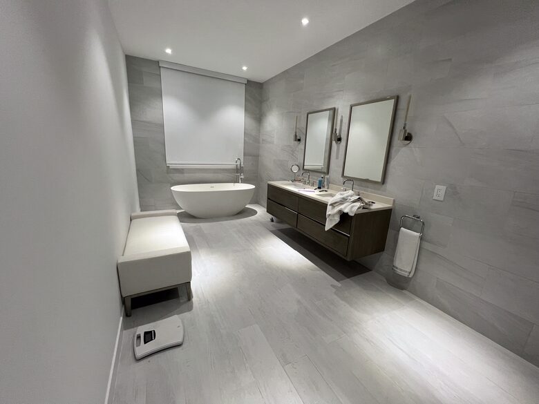 Island Chic Haven in Palm Cay | Steps from the Beach & Yacht Club - Nassau, Bahamas