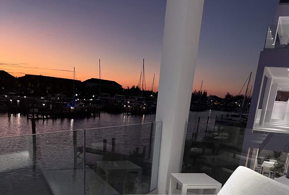 Island Chic Haven in Palm Cay | Steps from the Beach & Yacht Club - Nassau, Bahamas