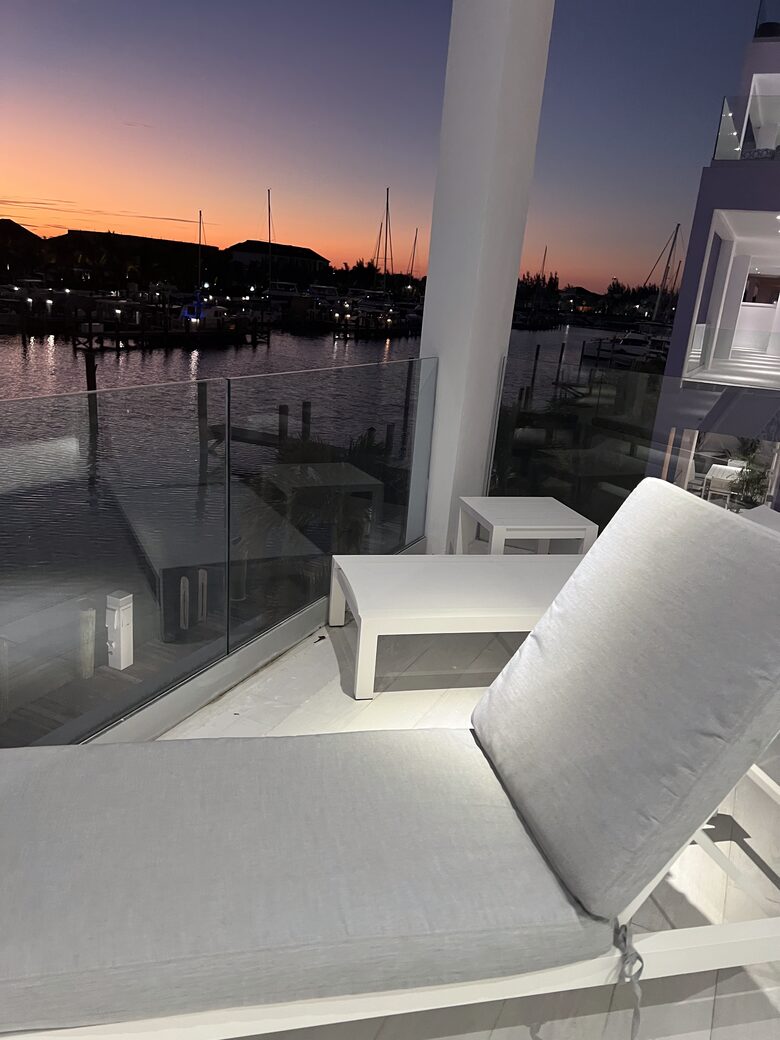 Island Chic Haven in Palm Cay | Steps from the Beach & Yacht Club - Nassau, Bahamas