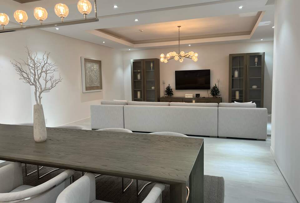 Island Chic Haven in Palm Cay | Steps from the Beach & Yacht Club - Nassau, Bahamas