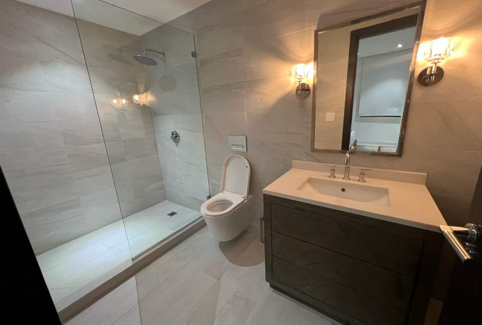 Island Chic Haven in Palm Cay | Steps from the Beach & Yacht Club - Nassau, Bahamas