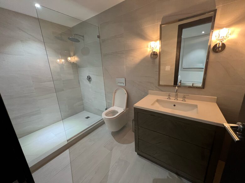 Island Chic Haven in Palm Cay | Steps from the Beach & Yacht Club - Nassau, Bahamas