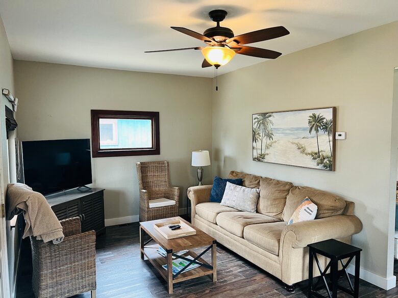 Old Bend River Cottage Retreat - Bend, Oregon